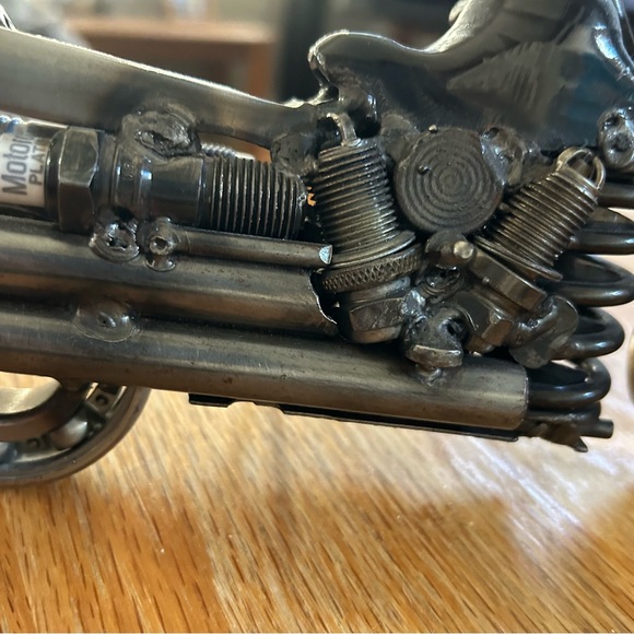 Scrap metal Motorcycle Art - Very Cool & Unique Piece - Picture 15 of 17